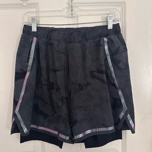 Lululemon Men's Surge Lined Short 6" Bold Lines, Spray Dye Gray Black, Med.